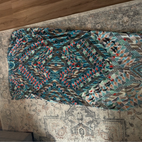 Geometric Patterned Scarf - Picture 5 of 5